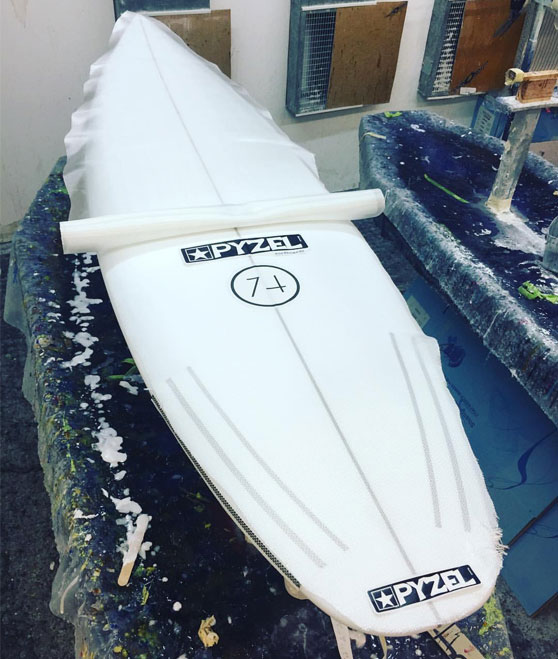 pyzel-surfboards_74_lamination